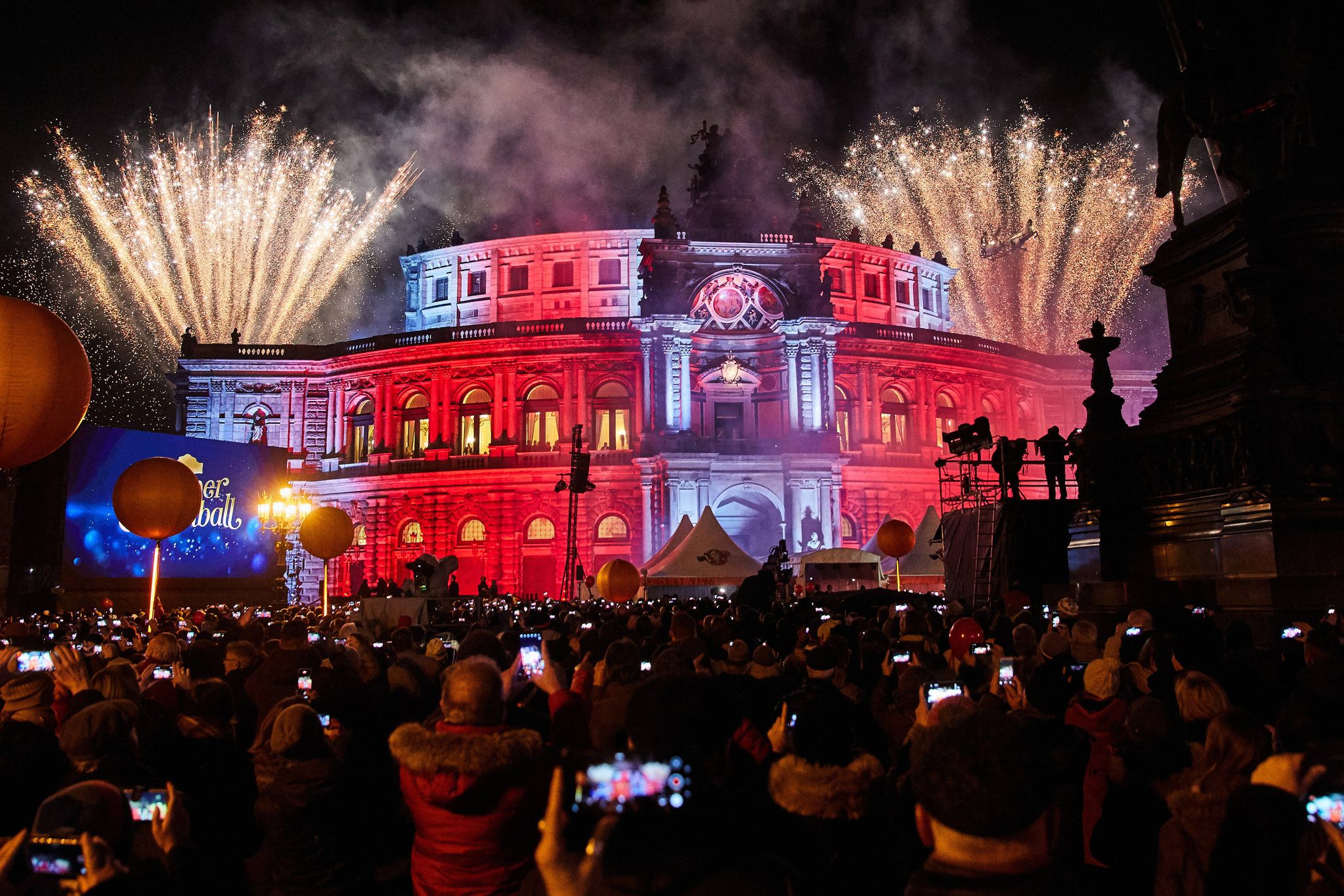 20210328_AdoraPress_Portfolio_Entertainment_004